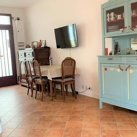 Maison De La Bonne Nouvelle Holiday home *